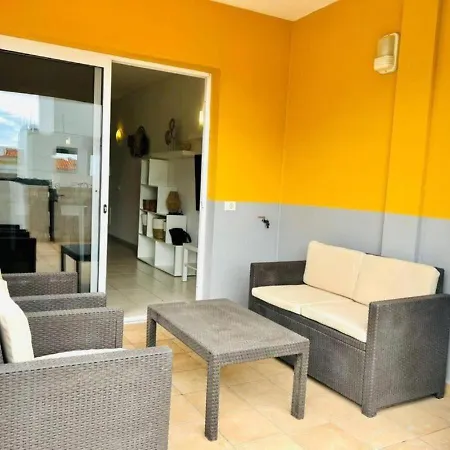 Ground-floor 1 Bedroom Condopool &wifi Costa Adeje شقة
