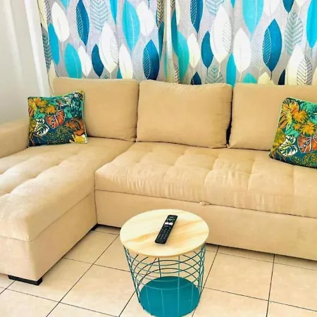 Ground-floor 1 Bedroom Condopool &wifi Costa Adeje شقة