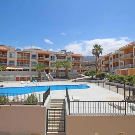 Ground-floor 1 Bedroom Condopool &wifi Costa Adeje شقة *