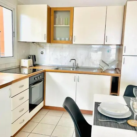 Ground-floor 1 Bedroom Condopool &wifi Costa Adeje شقة كالاو سالفاجي